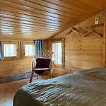 Rauhallinen Kelohuoneisto Laehellae Palveluita, Peacefull Log At Yllaes 아파트 *