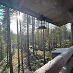 Rauhallinen Kelohuoneisto Laehellae Palveluita, Peacefull Log At Yllaes