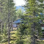 Rauhallinen Kelohuoneisto Laehellae Palveluita, Peacefull Log At Yllaes 아파트