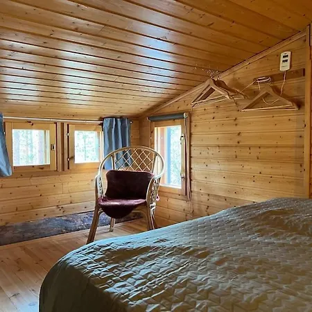 Rauhallinen Kelohuoneisto Laehellae Palveluita, Peacefull Log At Yllaes Διαμέρισμα *
