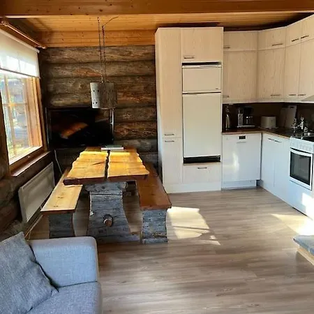 Apartment Rauhallinen Kelohuoneisto Laehellae Palveluita, Peacefull Log At Yllaes