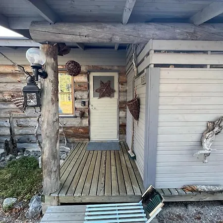 Rauhallinen Kelohuoneisto Laehellae Palveluita, Peacefull Log At Yllaes Apartment Yllasjarvi