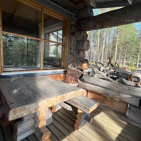 Rauhallinen Kelohuoneisto Laehellae Palveluita, Peacefull Log At Yllaes Διαμέρισμα *
