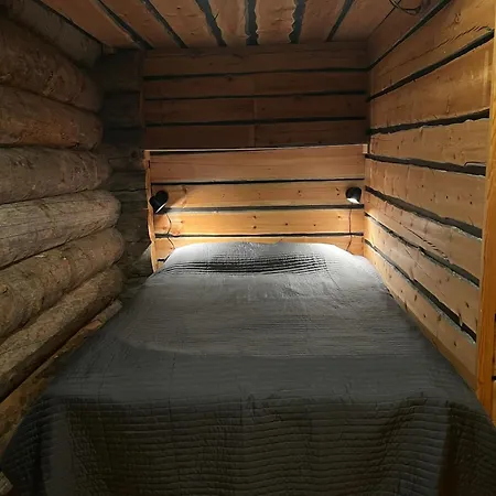 Rauhallinen Kelohuoneisto Laehellae Palveluita, Peacefull Log At Yllaes * Yllasjarvi