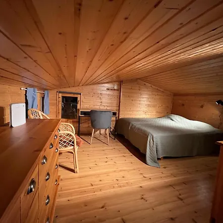 Rauhallinen Kelohuoneisto Laehellae Palveluita, Peacefull Log At Yllaes Apartment