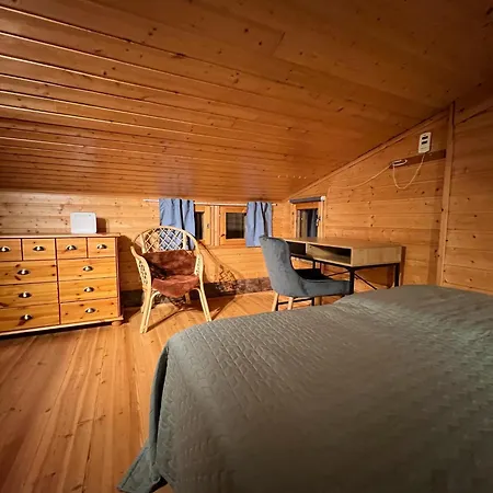 Rauhallinen Kelohuoneisto Laehellae Palveluita, Peacefull Log At Yllaes * Yllasjarvi