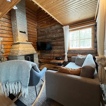 Rauhallinen Kelohuoneisto Laehellae Palveluita, Peacefull Log At Yllaes Yllasjarvi